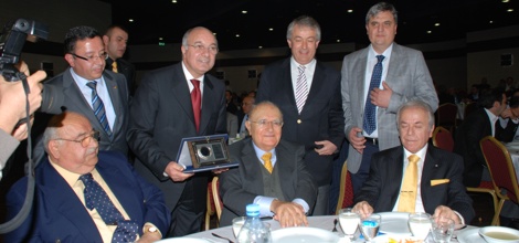 Şevket Demirel Geceye Damgasını Vurdu