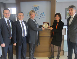 Fransız Senatör’den İşbirliği Mesajı