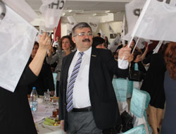 CHP’li Kadınlardan Çay Partisi