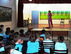 Tiyatroyu Sevdirmek İçin Oyun Hazırladılar