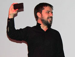 Matrax Kahkahaya Boğdu