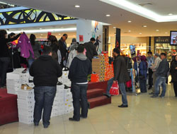 IYAŞ AVM’de İndirim Hazırlığı Başladı