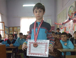 Cumhuriyet (Gazi) İlkokulu Türkiye Birincisi Çıkardı