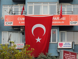 CHP’den Bayraklı Tepki