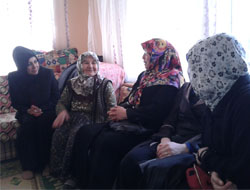 Ak Kadınlar Yaşlıları Ziyaret Etti