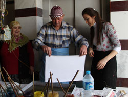 Hastalara Ebru Sanatı Terapisi