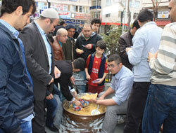 Liderlerini Unutmadılar