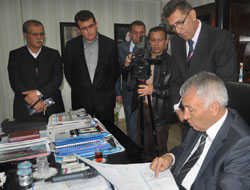 Üzüm Pazarı Esnafı Çözüm Arıyor