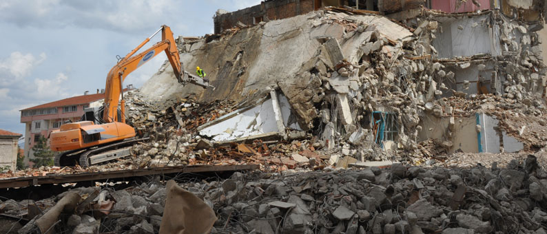 Bina Yıkıldı Ama Tartışma Bitmiyor