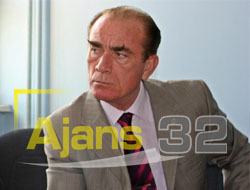 Atatürk Diye Sarılanlar Var