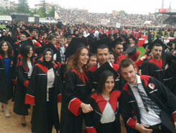 SDÜ’de Mezuniyet Coşkusu