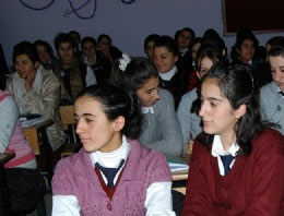 Bir Sınıfta 70 Öğrenci