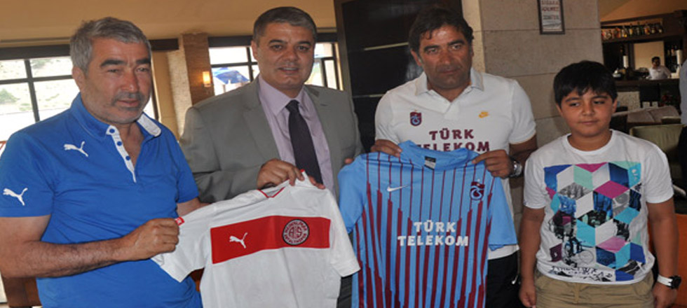 Eminiyet Müdürü Or'dan Davraz'da Kamp Yapan Takımlara Ziyaret