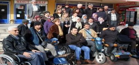 Isparta'da 'Valimiz Gitmesin' Eylemi