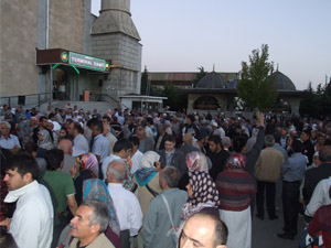 Hacı Adayları Kutsal Topraklara Uğurlandı