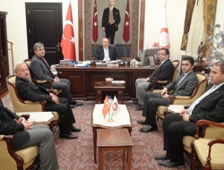 Vali Oğuz Elma Borsasına Destek Verecek
