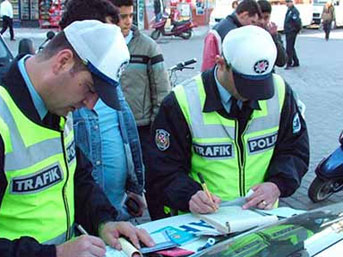 Hız Tutkunlarına Ağır Ceza Yolda