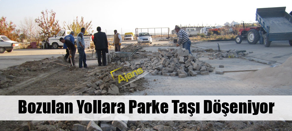 Bozulan Yollara Parke Taşı Döşeniyor