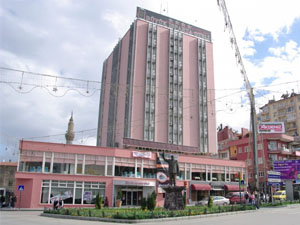 Isparta Oteli Yeniden İhaleye Çıkıyor