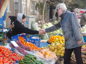 Çakan’dan Pazar Esnafına Ziyaret