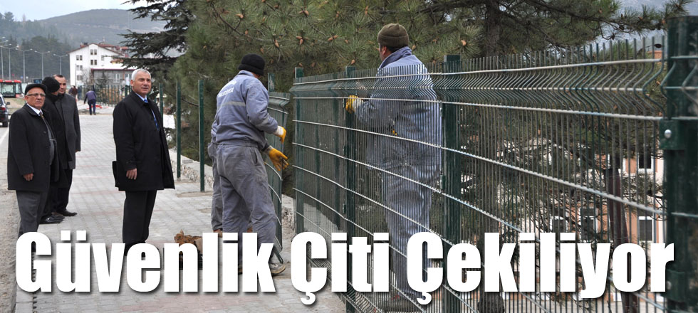 Güvenlik Çiti Çekiliyor