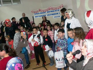 Minikler İstiklal Marşını Güzel Okumak İçin Yarıştı