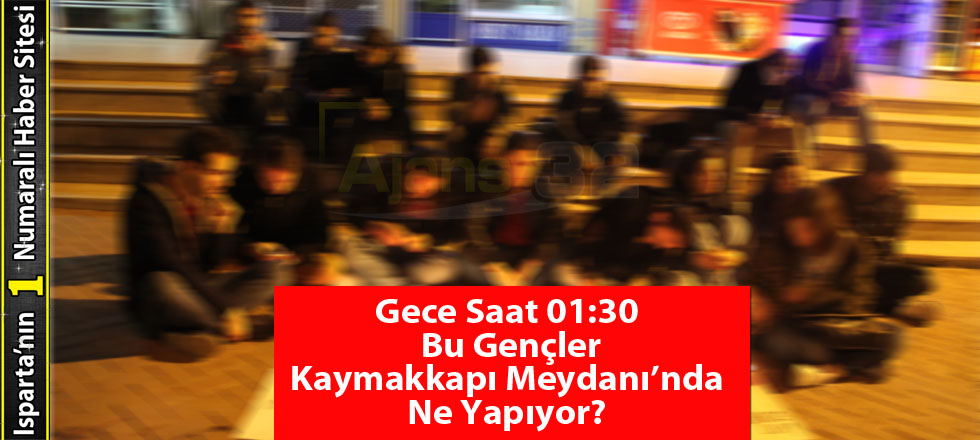 Bu Gençler Kaymakkapı Meydanı'nda Ne Yapıyor?
