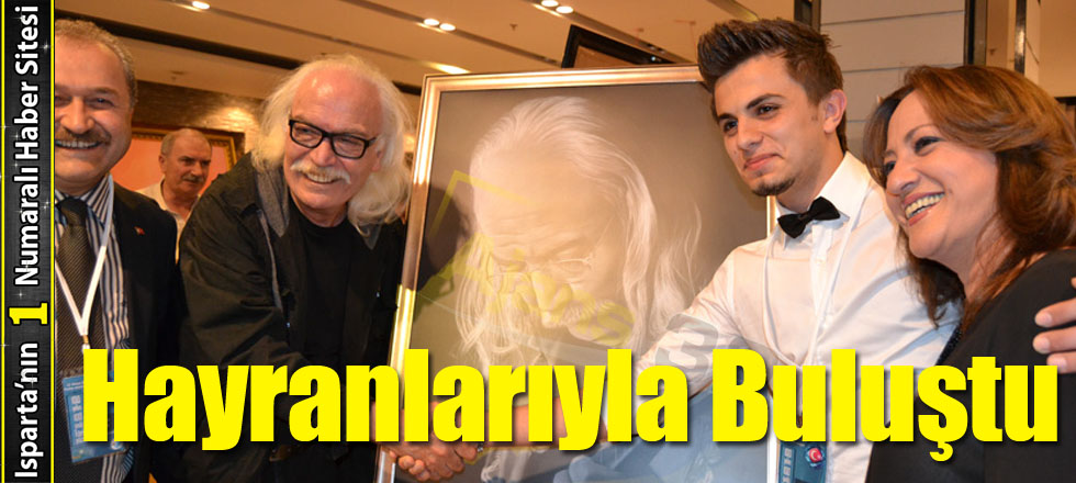 Cahit Berkay IYAŞ'ta Hayranlarıyla Buluştu!