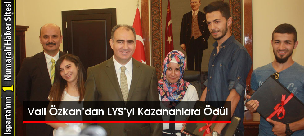 Vali Özkan’dan LYS’yi Kazananlara Ödül