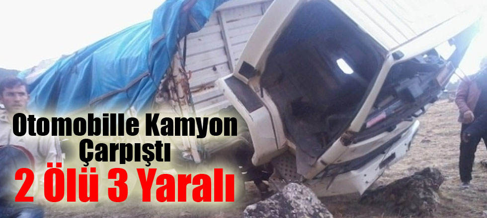 Otomobille Kamyon Çarpıştı 2 Ölü 3 Yaralı