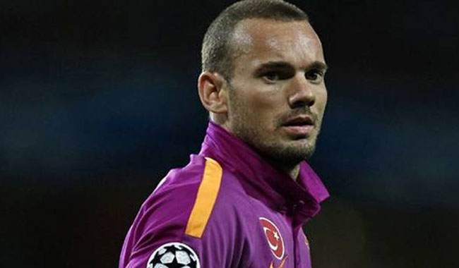 Sneijder Emirates'te Çıldırdı!