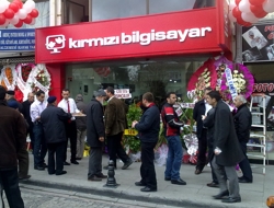 Kırmızı Bilgisayar Fiyat Avantajlarıyla Dikkat Çekiyor