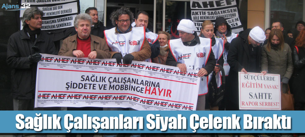 Sağlık Çalışanları Siyah Çelenk Bıraktı