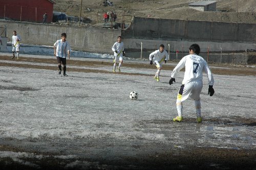 Amatör Futbola Kar Engeli