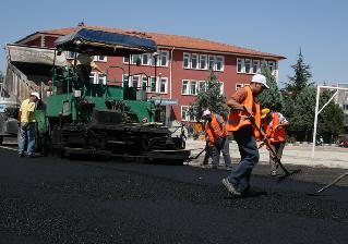 Belediye'den Haftada 2 Km Asfalt