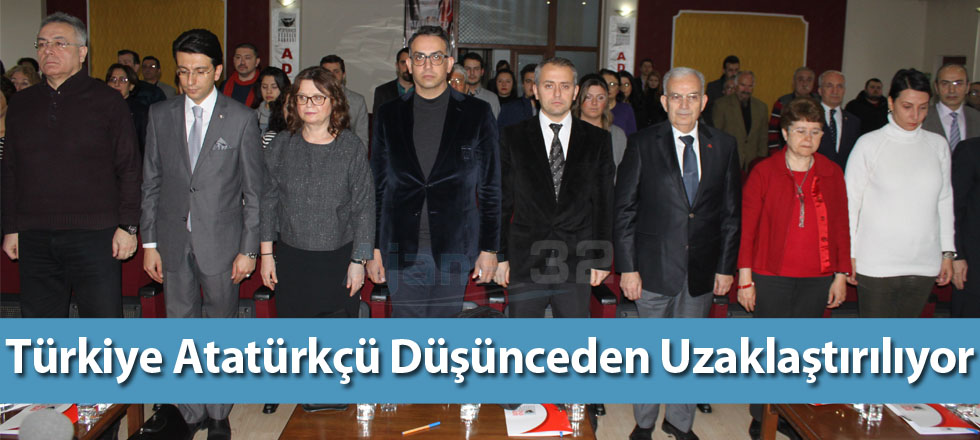 Türkiye Atatürkçü Düşünceden Uzaklaştırılıyor