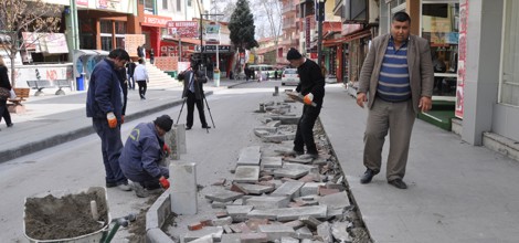 1001 Sokak Düzenlenip Yeniden Trafiğe Açılıyor