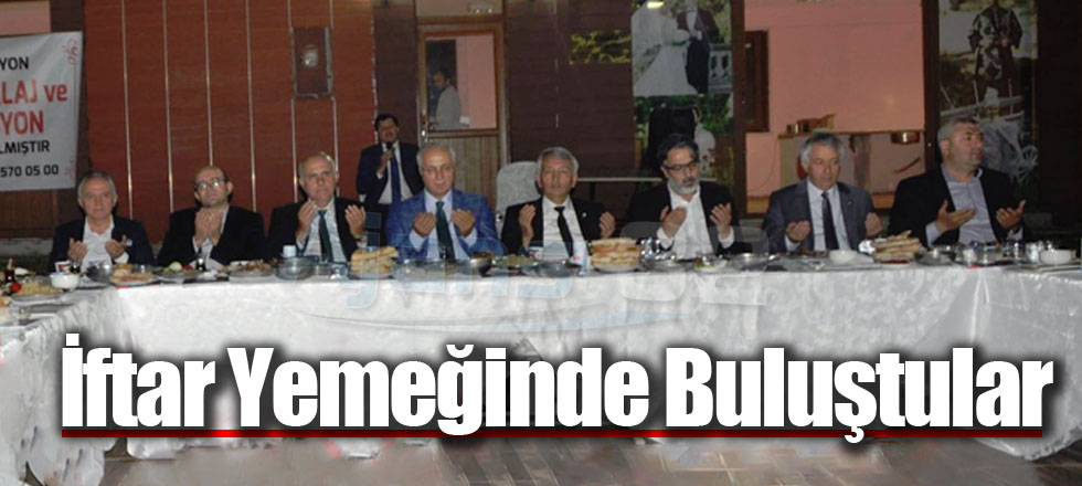 Geleneksel İftar Yemeğinde Buluştular