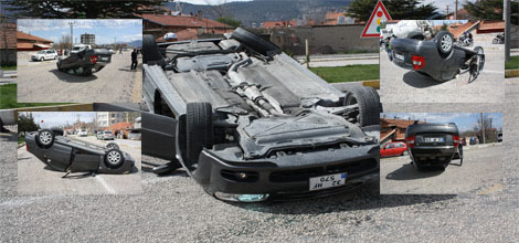 Otomobil ile Ambulans Çarpıştı