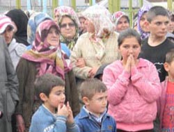 Atebey Halkı Başkan’a Tepki İçin Yürüyüş Yaptı