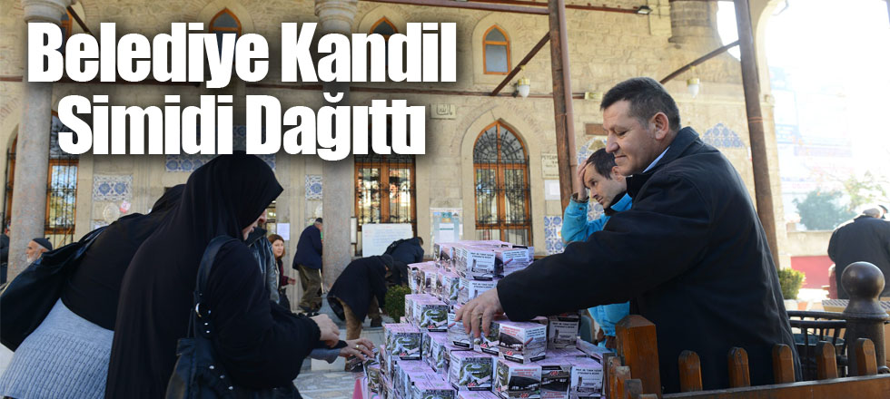 Belediye Kandil Simidi Dağıttı