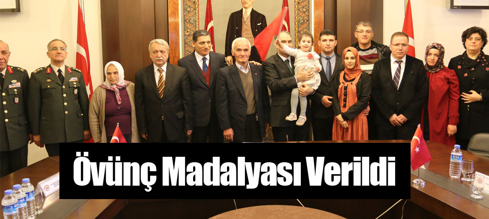 Övünç Madalyası Verildi