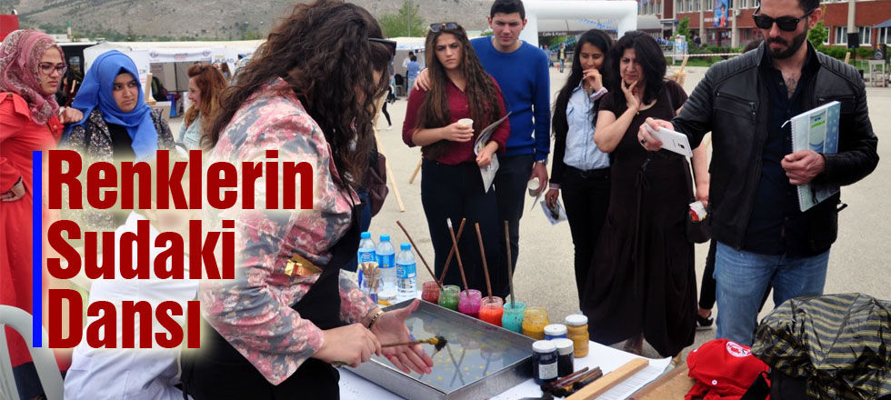 Renklerin Sudaki Dansı