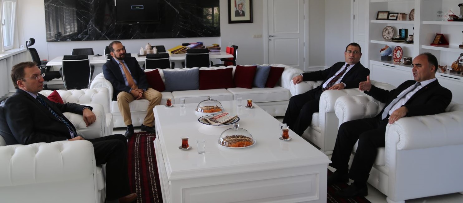 Rektör Çarıkçı Vali Şehmus Günaydın'ı Makamında Ağırladı