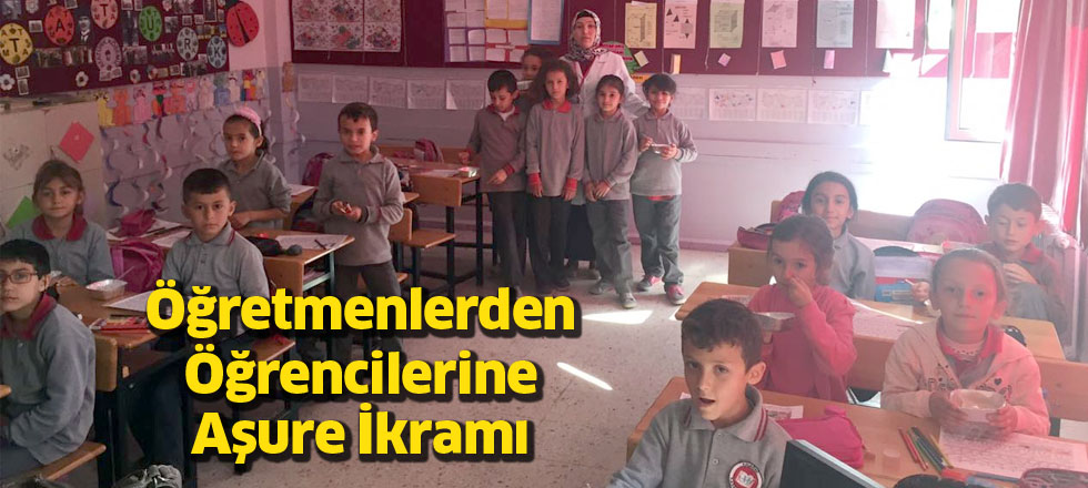 Öğretmenlerden Öğrencilerine Aşure İkramı