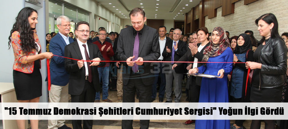 "15 Temmuz Şehitleri Cumhuriyet Sergisi" Yoğun İlgi Gördü