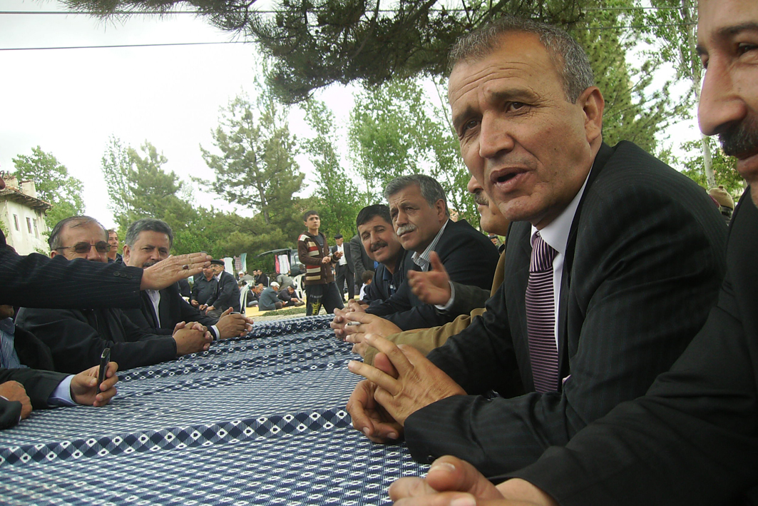 Öner’e oy vermek Bakır’a kurşun sıkmaktır !