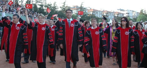 SDÜ Mezuniyet Töreni Bugün Atatürk Stadyumu'nda