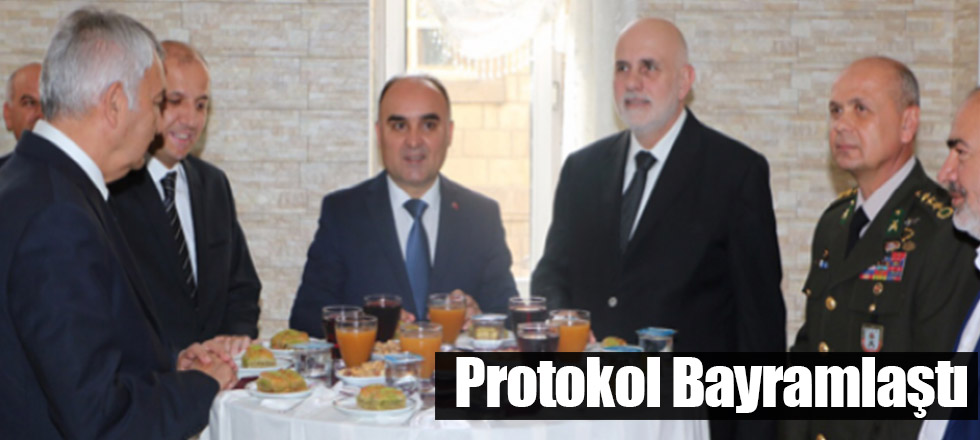 Protokol Bayramlaştı