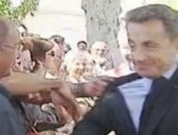 Sarkozy Saldırıya Uğradı